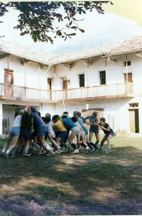 1974 vdb 3branchi del TV2 a Villa di Pria-sGiustina BL - ginnastica mattutina.jpg