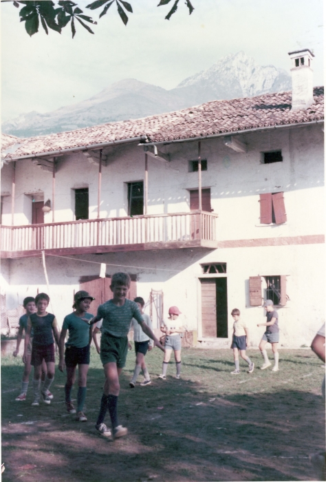 1974 vdb 3branchi del TV2 a Villa di Pria-sGiustina BL - la casa.jpg