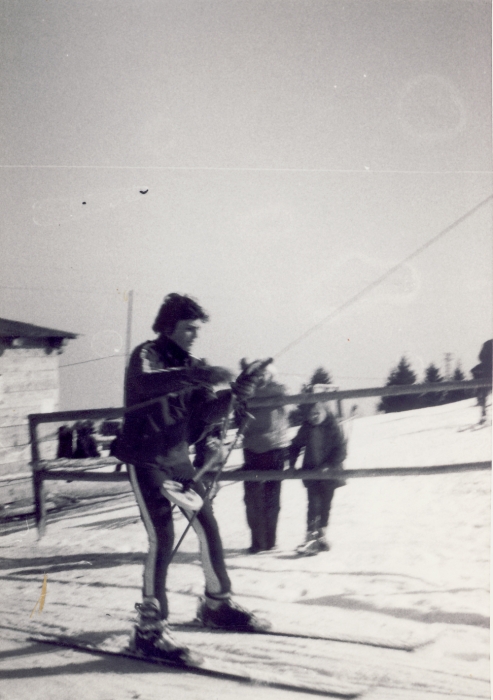 1975 Clan sPioX nuova strada - uscita invernale Pianezze e Croce d'Aune - Franco dal Bo in azione.jpg