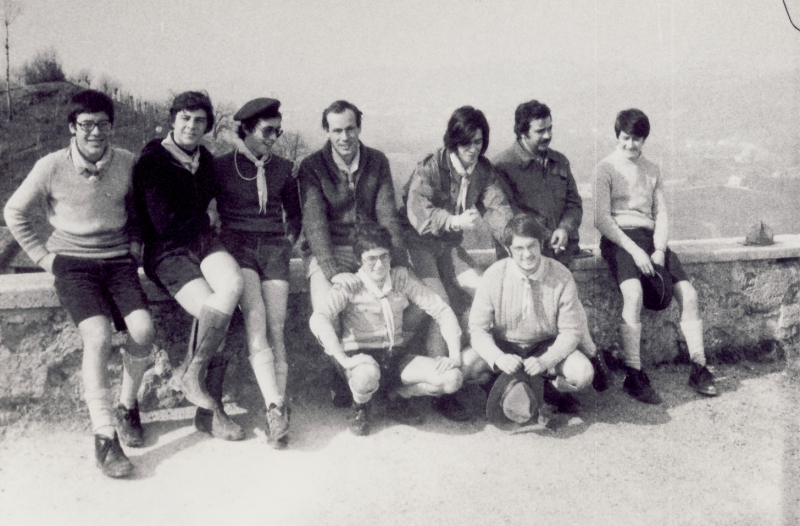 1975 clan nuova strada sPioX - uscita sui colli - in posa_1.jpg