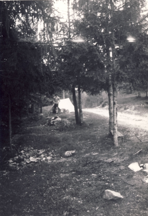 1976 clan nuova strada - sPioX -campo mobile giro Civetta - attendamento_4.jpg