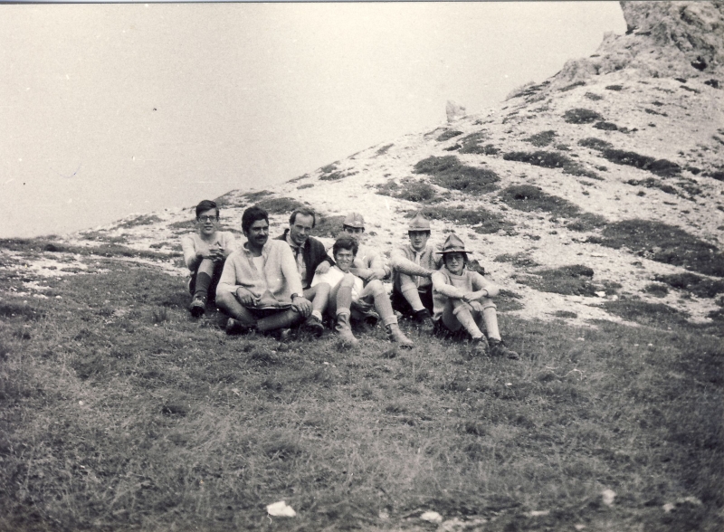 1976 clan nuova strada - sPioX -campo mobile giro Civetta - nei pressi del coldai.jpg