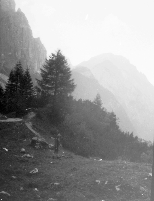 1976 clan nuova strada - sPioX -campo mobile giro Civetta - sosta _2.jpg