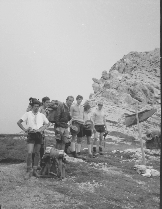 1976 clan nuova strada - sPioX -campo mobile giro Civetta - sosta _4.jpg