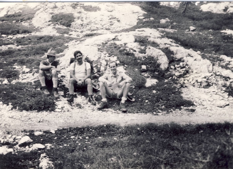 1976 clan nuova strada - sPioX -campo mobile giro Civetta - sosta _6.jpg