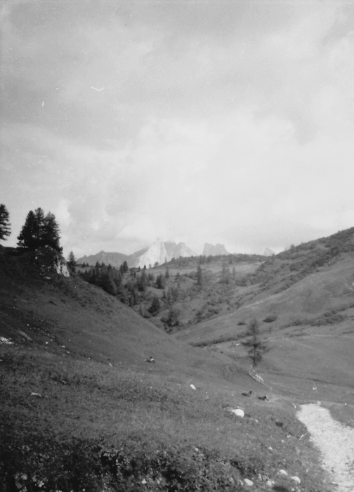 1976 clan nuova strada - sPioX -campo mobile giro Civetta - veduta_1.jpg