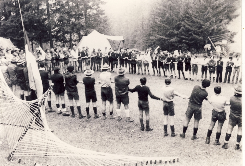 1977 1cmp mobile naz rover FSE-forcella Lagazzon - Vallada Agordina - canto addio-chiusura campo.jpg