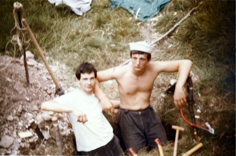 1978 Rip sPioX - campo del nuovo sentiero - Clauzetto Vito d'Asio -Aiuto capi al lavoro.jpg