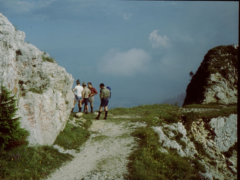 1979a Clan Nuova Strada - sPioX - campo mobile vette feltrine 7 - Salita al rif DalPiaz.jpg