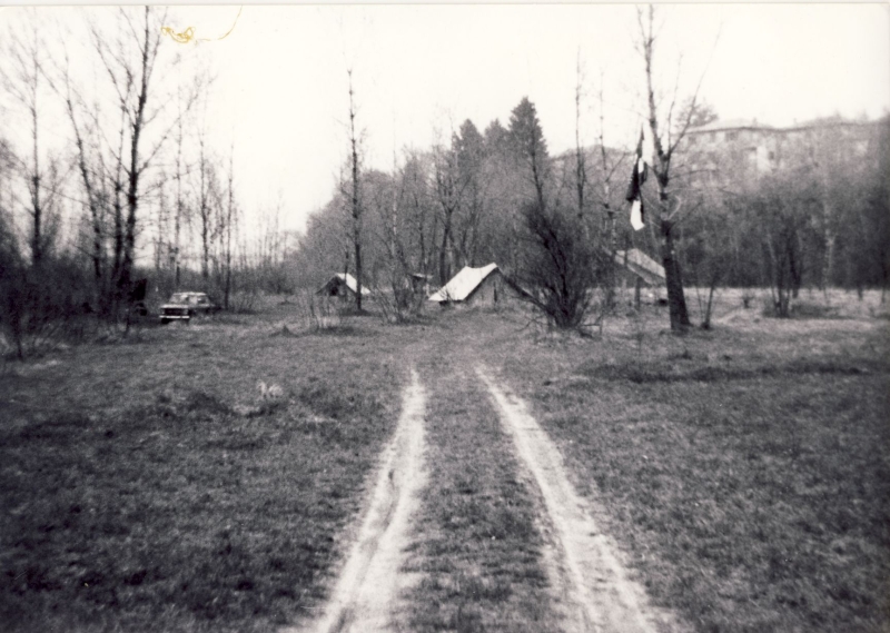 1980 SGiorgio al piave - Ciano del montello 10 - tende di sq.jpg