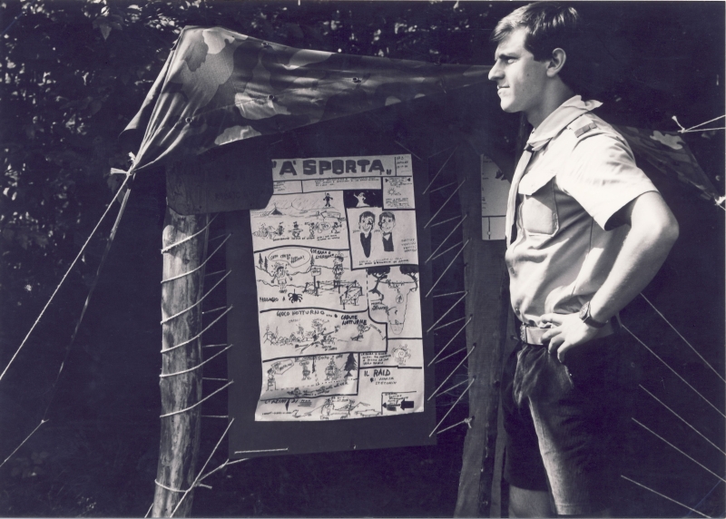 1980 Rip sPioX - campo dell'Arcobaleno - Tramonti di sopra - Bob Salchner e il giornalino di campo.jpg