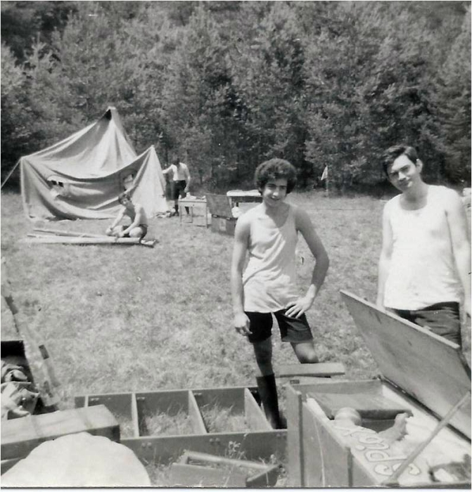 1980 Rip sPioX - campo dell'Arcobaleno - Tramonti di sopra - Ingargiola e Zoccoletto al lavoro.jpg