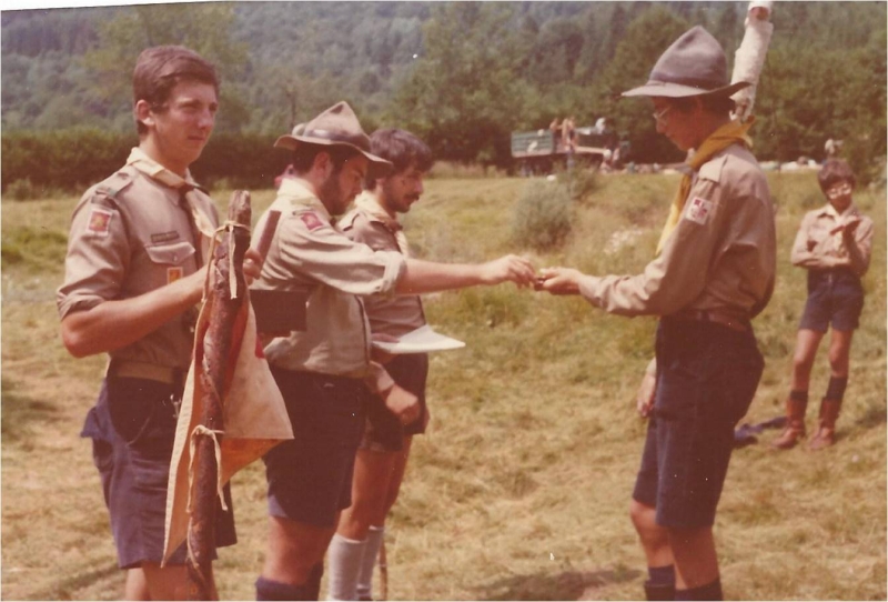 1980 Rip sPioX - campo dell'Arcobaleno - Tramonti di sopra - consegna totem.jpg