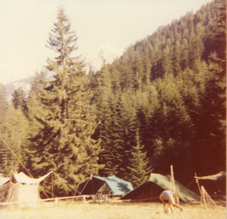 1981 Rip sPioX - campo dell'allegro Trappeur - Val da Rin pian di Serra - uscita dei senior-13.jpg