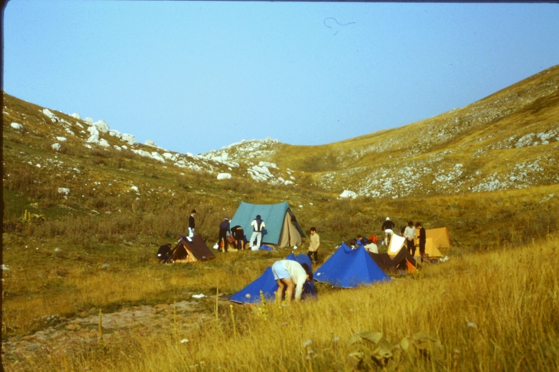 1982 Clan nuova strada - campo naz rover dei monti Ernici - 23  risveglio al passo dell'Orso.jpg