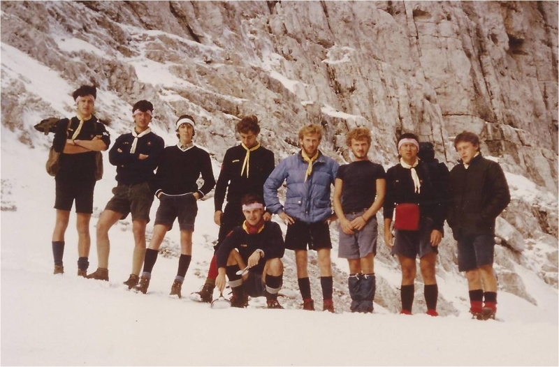 1983 Clan nuova strada sPioX-TV2°- campo mobile Dolomiti Brenta 1.jpg