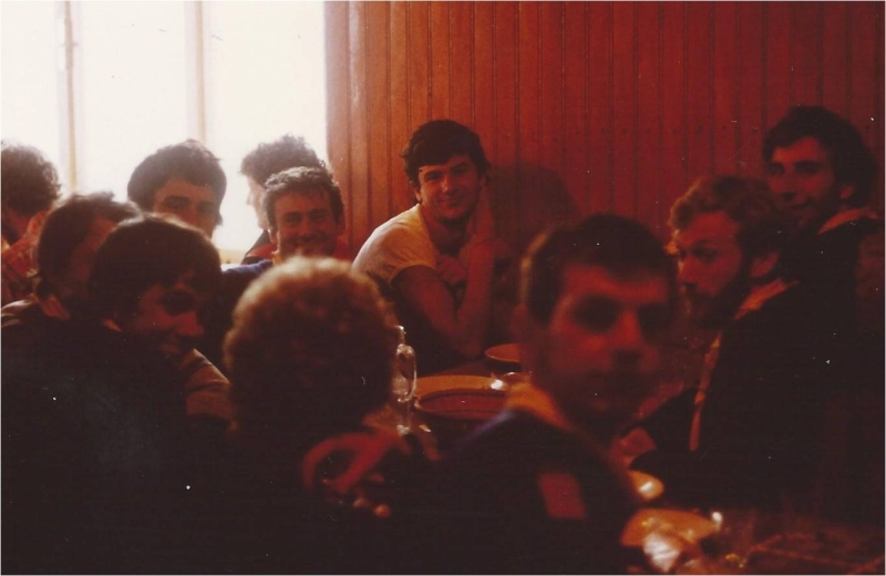 1983 Clan nuova strada sPioX-TV2°- campo mobile Dolomiti Brenta 3.jpg