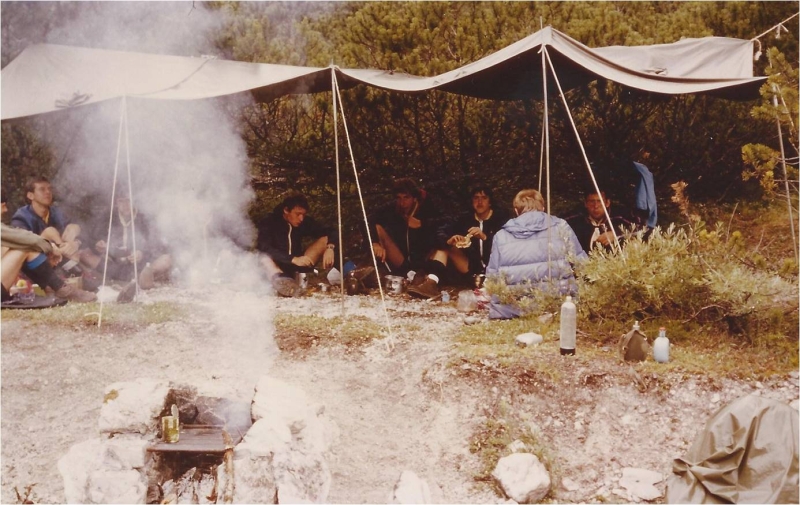 1983 Clan nuova strada sPioX-TV2°- campo mobile Dolomiti Brenta 4.jpg