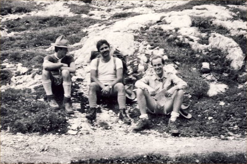 1976 clan nuova strada - sPioX -campo mobile giro Civetta - sosta _6.jpg